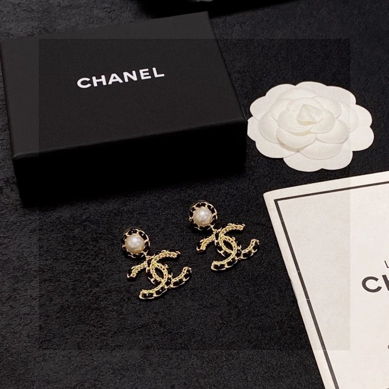 Chanel Earrings Packable 220013