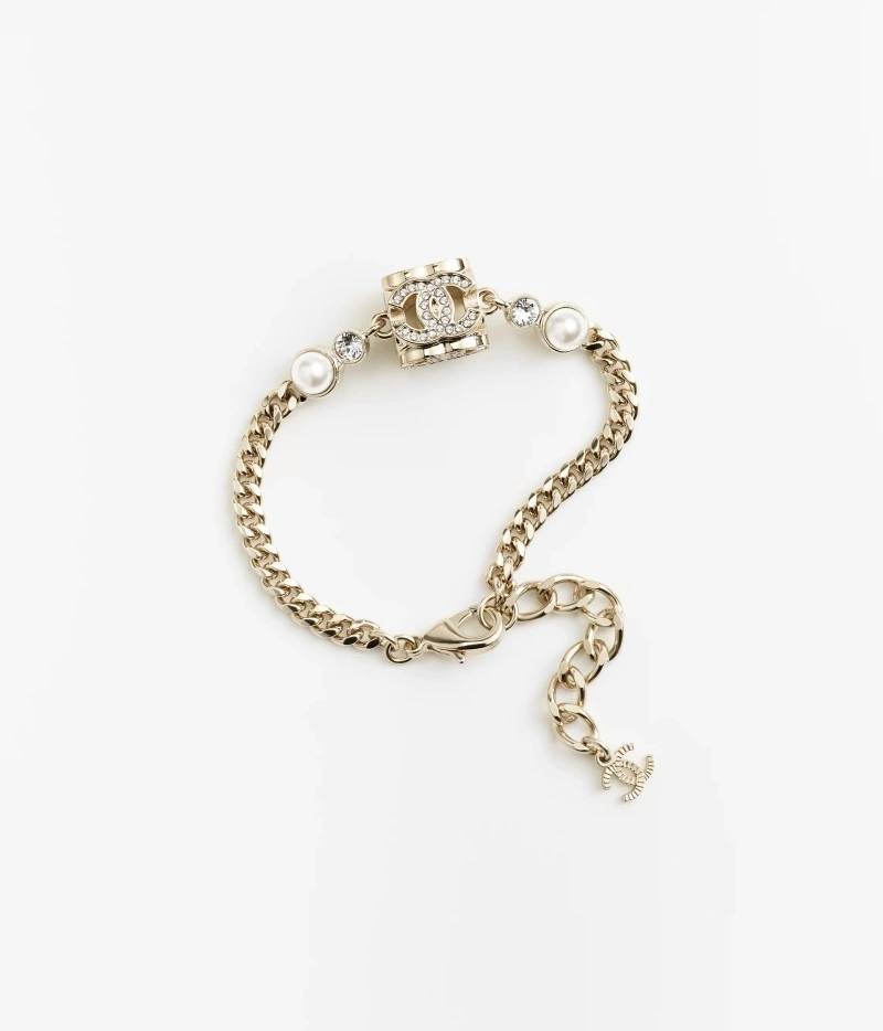 Fashionable Chanel Earrings 220004