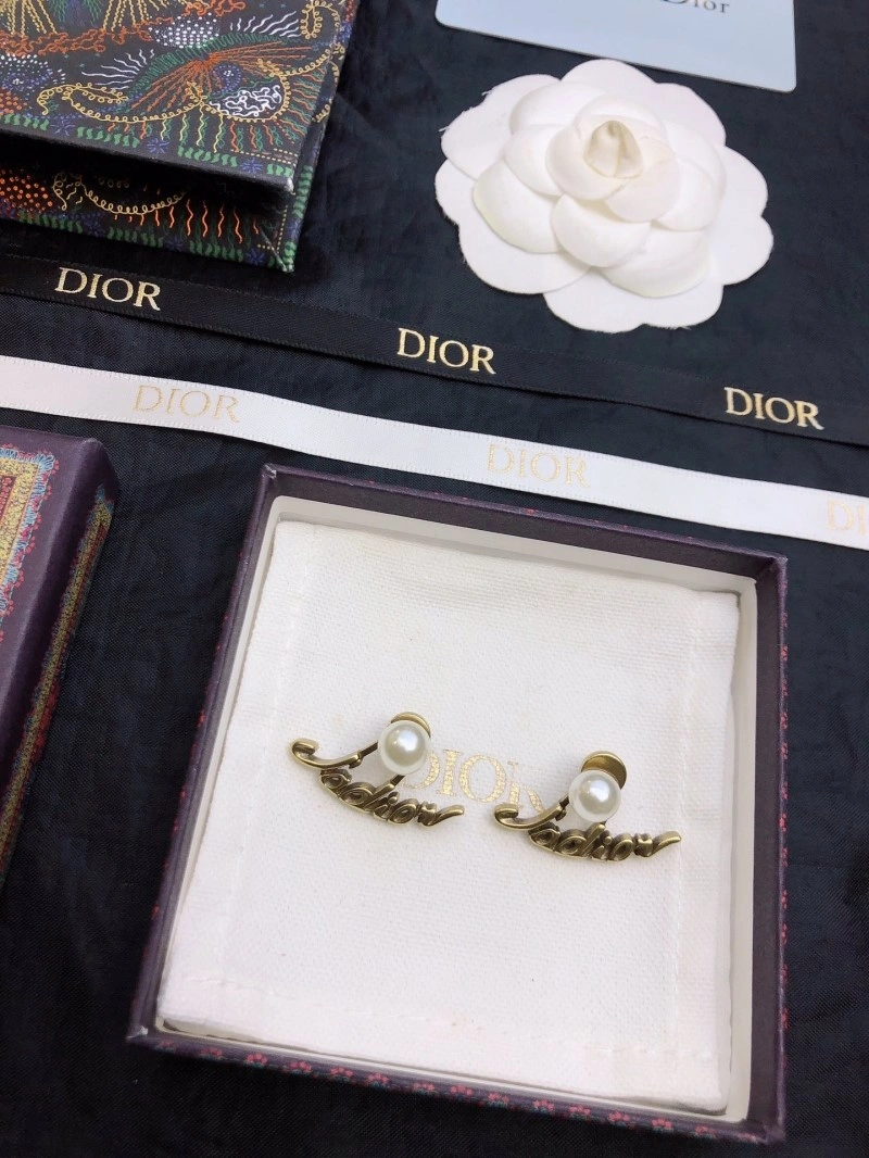 Tailored Chanel Earrings 219997