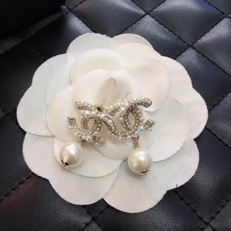 Chanel Earrings Fashionable 220001
