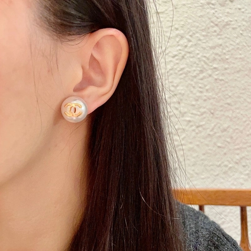 Comfortable Chanel Earrings 219976
