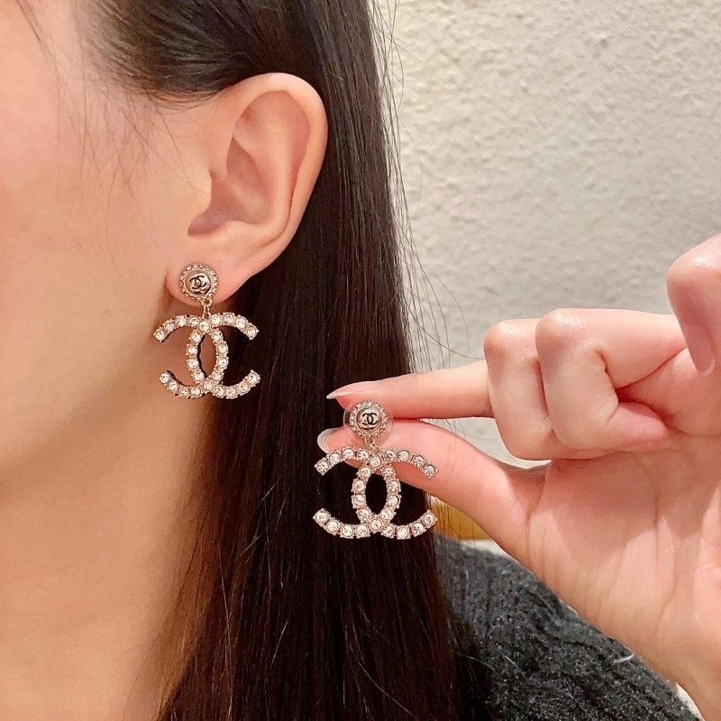 Chanel Earrings Sleek 220048