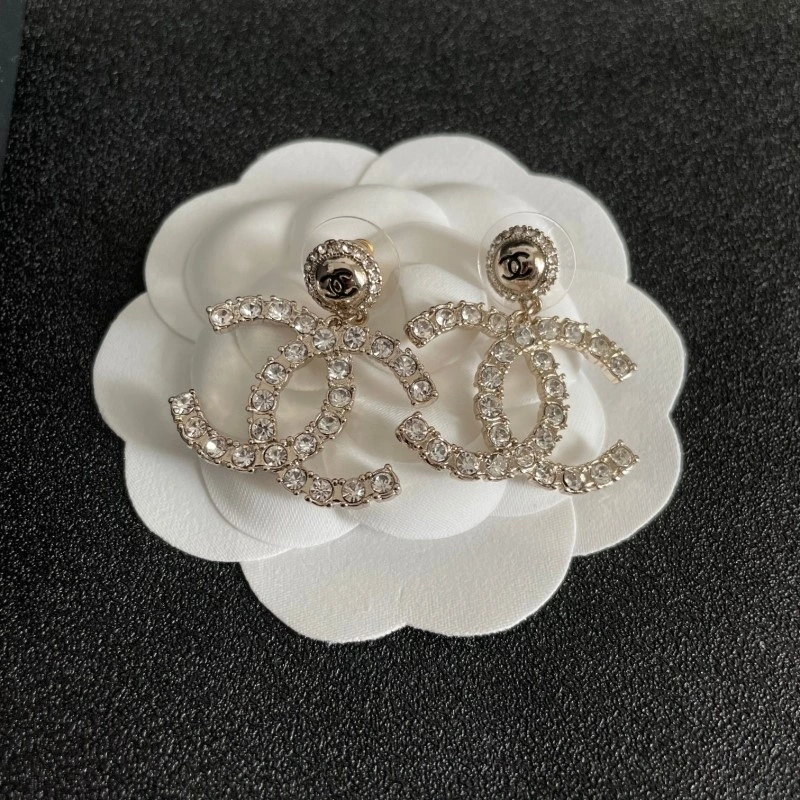 Chanel Earrings Sleek 220048