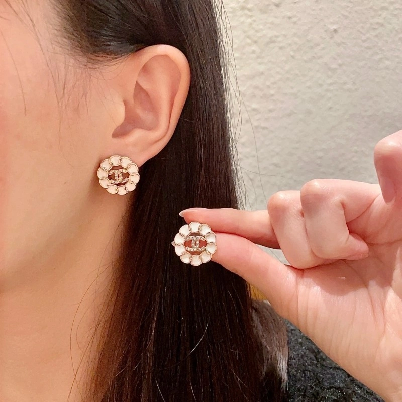 Chanel Earrings Affordable 219960