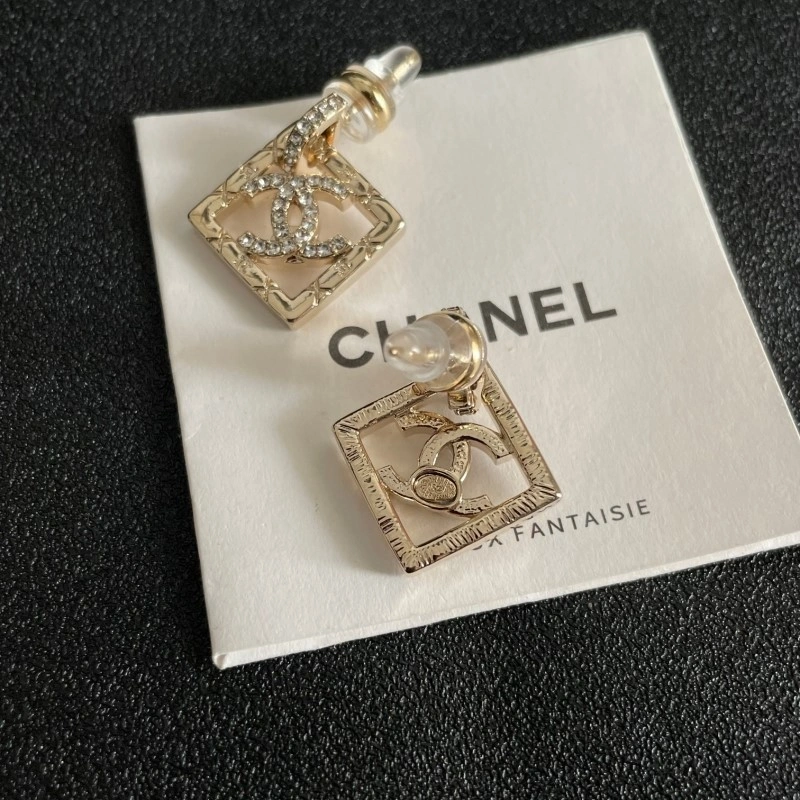 Stylish Chanel Earrings 219967