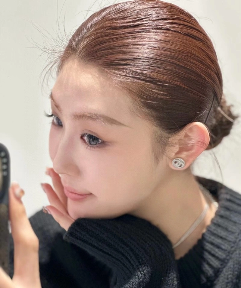 Bright Chanel Earrings 219963