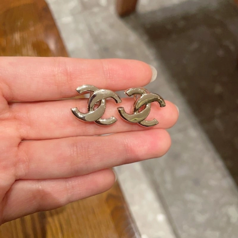 Snug Chanel Earrings 219943