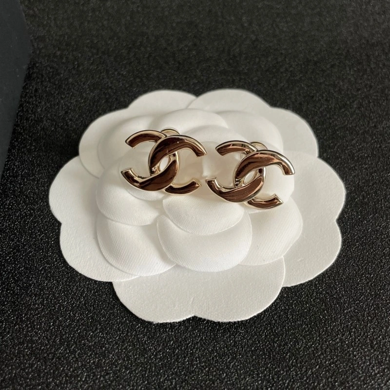 Snug Chanel Earrings 219943