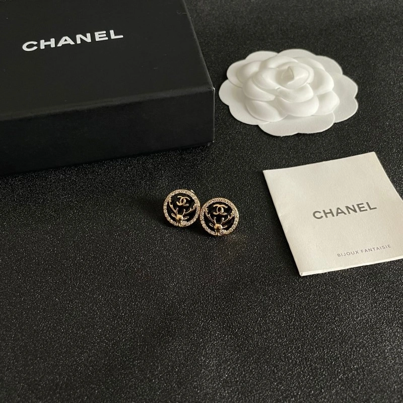 Comfortable Chanel Earrings 219937