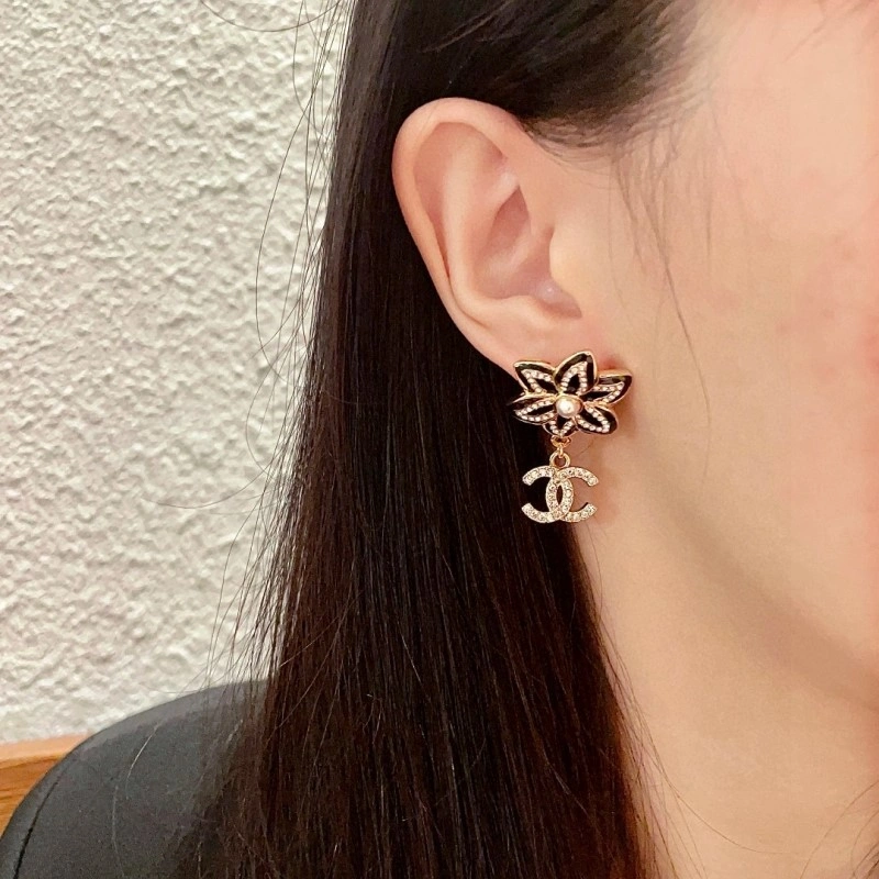 Chanel Earrings Effortless 219931