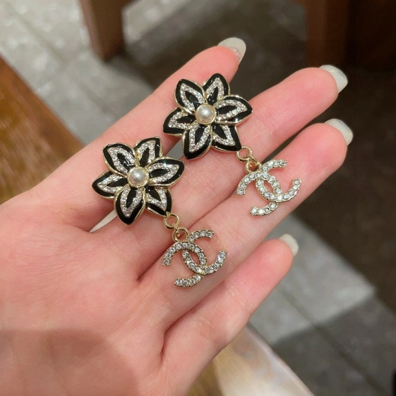 Chanel Earrings Effortless 219931