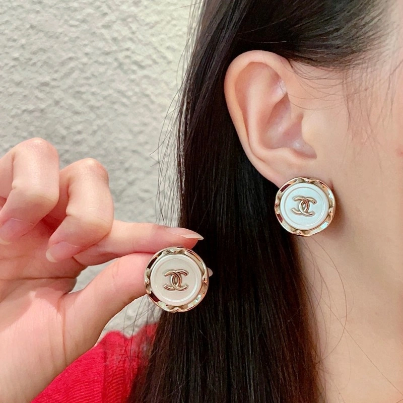 Cozy Chanel Earrings 219932