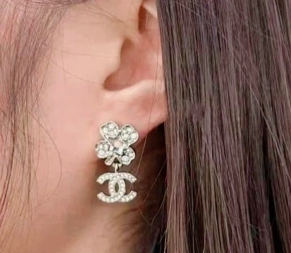 Chanel Earrings Versatile 219917
