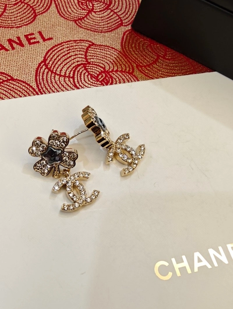 Chanel Earrings Versatile 219917
