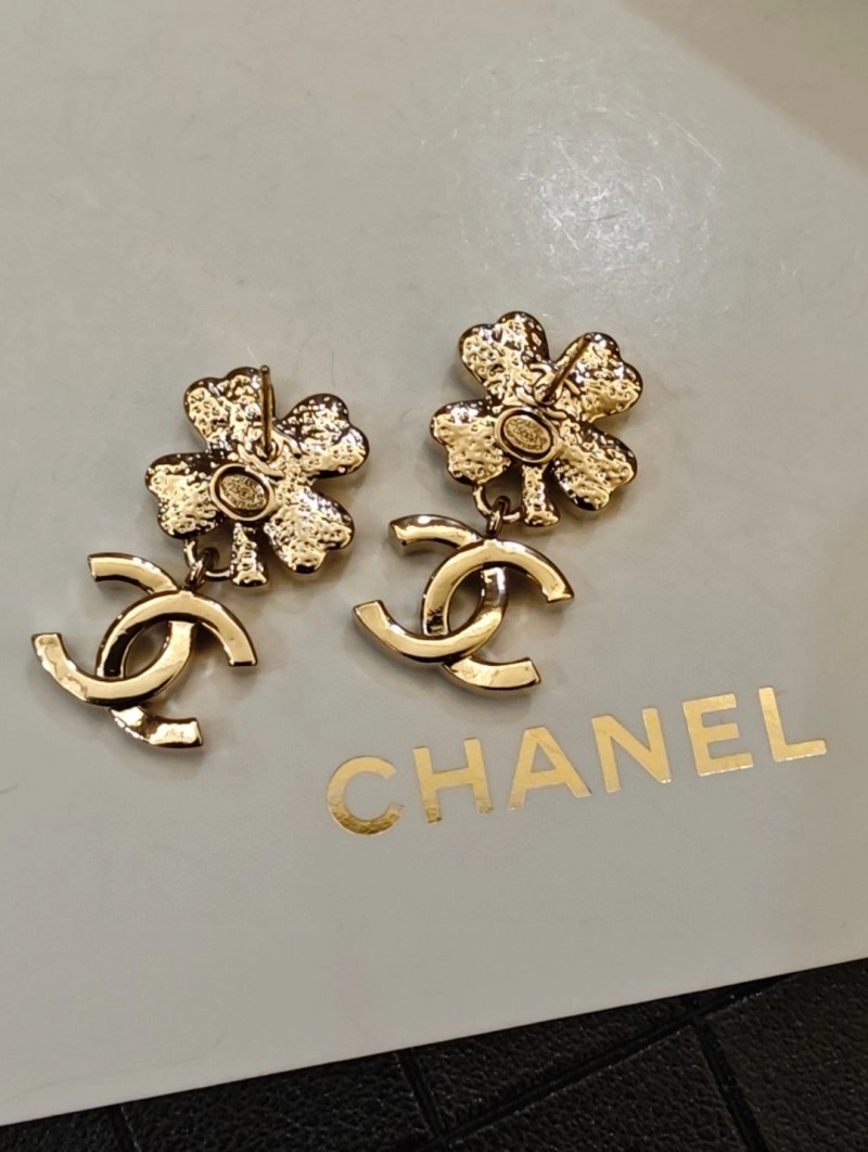 Chanel Earrings Versatile 219917
