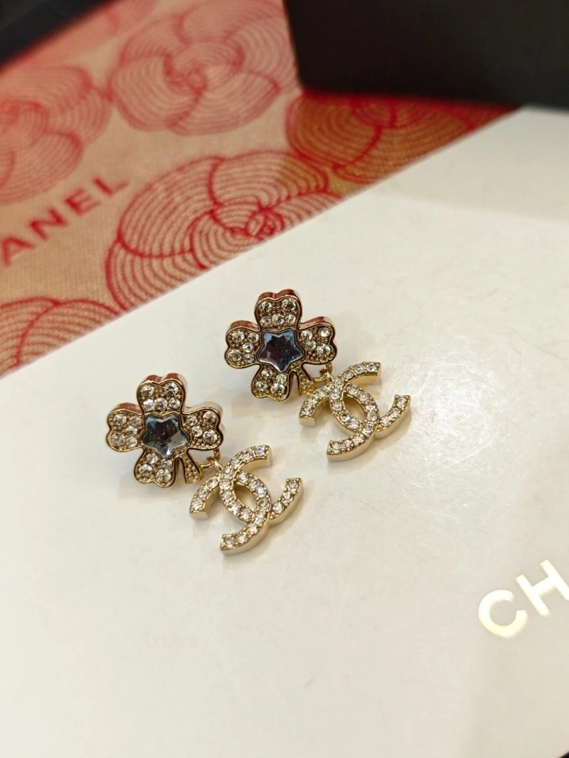 Chanel Earrings Versatile 219917