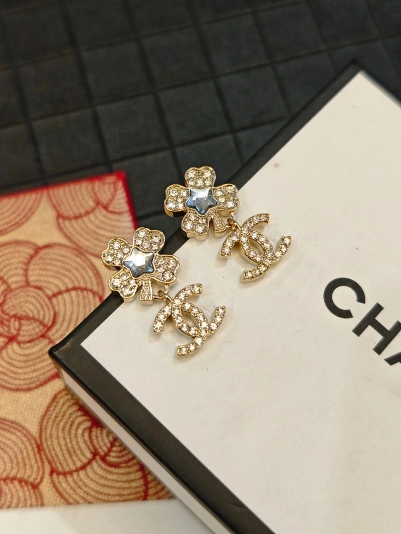 Chanel Earrings Versatile 219917