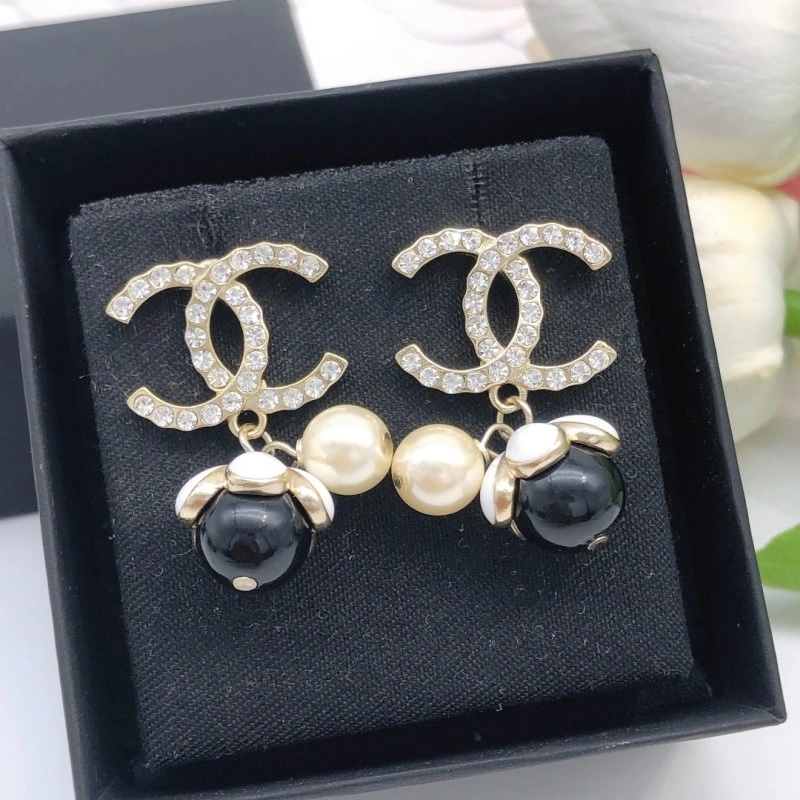 Chanel Earrings Elegant 219895