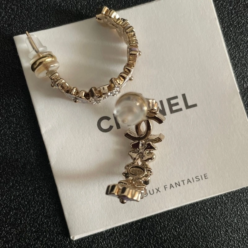 TechFriendly Chanel Earrings 219885