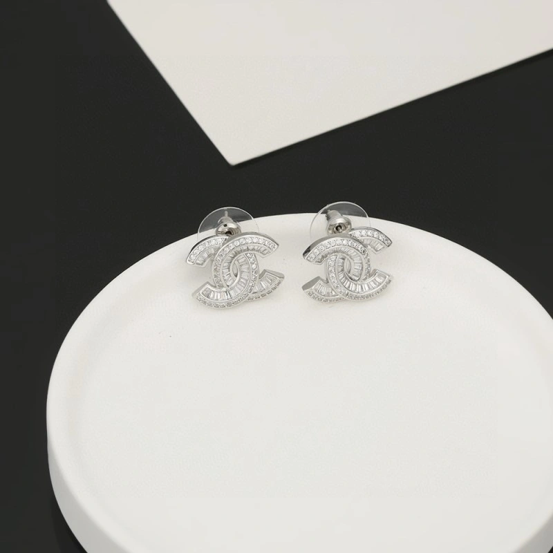 Sophisticated Chanel Earrings 219896