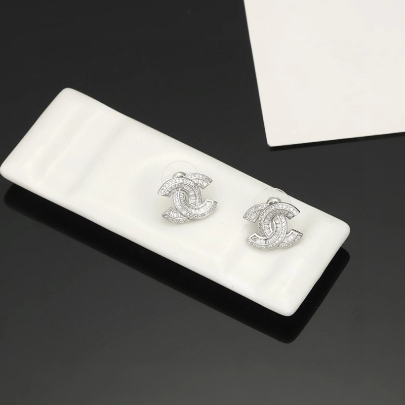 Sophisticated Chanel Earrings 219896