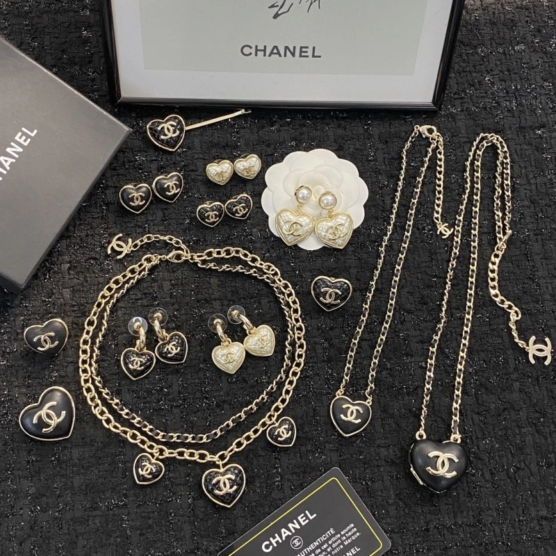 Stretchable Chanel Earrings 219886