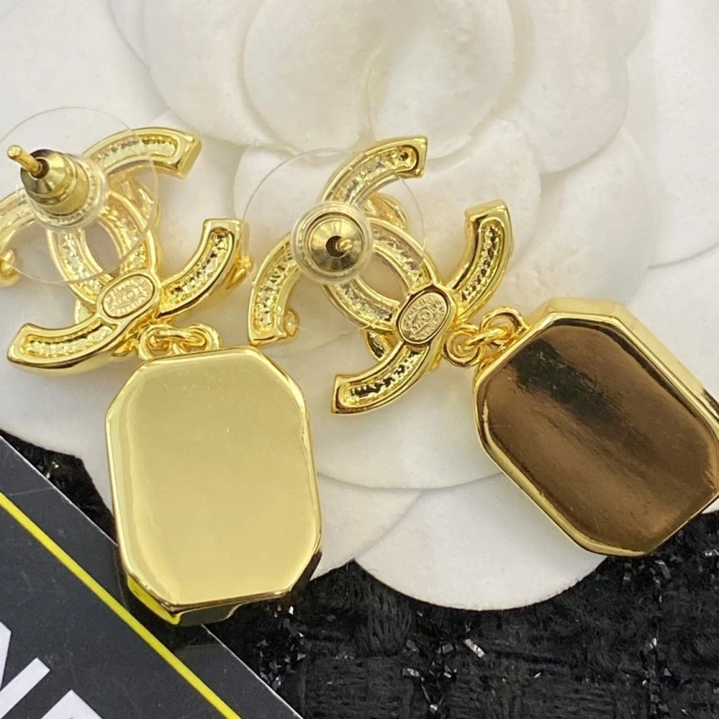 WellDesigned Chanel Earrings 219865