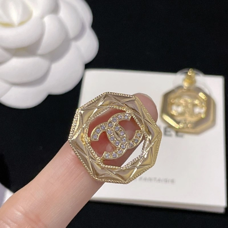 Chanel Earrings MoistureWicking 219824