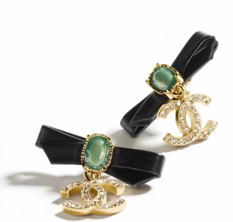 Elegant Chanel Earrings 219818