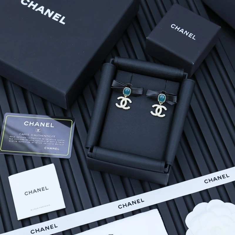 Elegant Chanel Earrings 219818