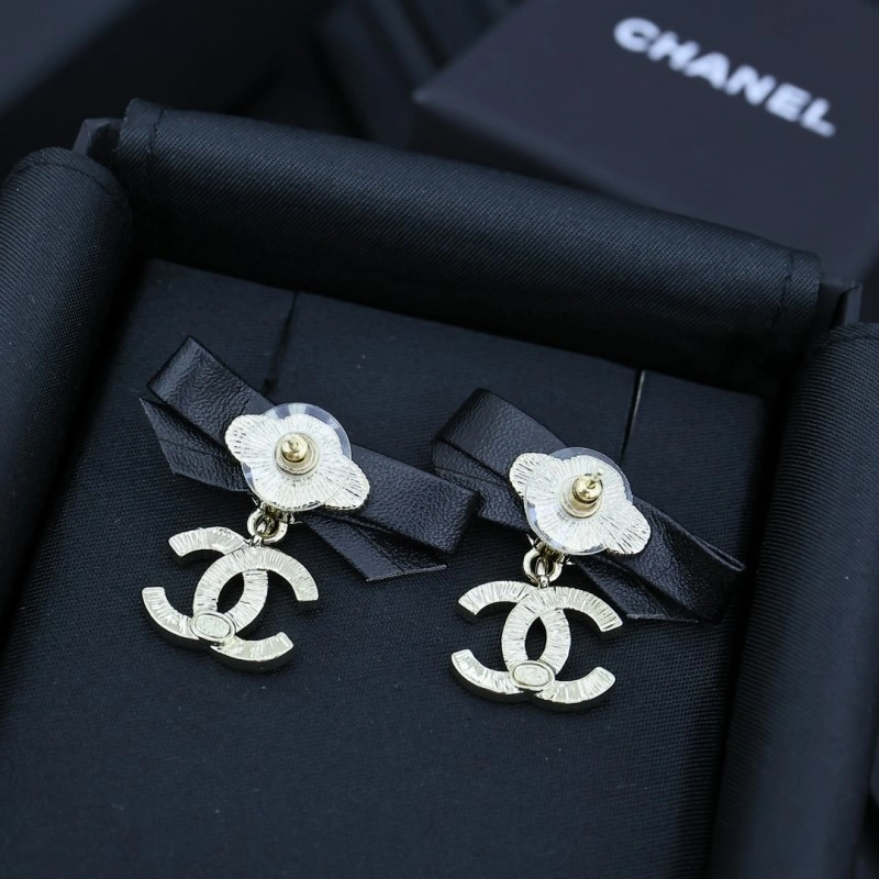 Elegant Chanel Earrings 219818