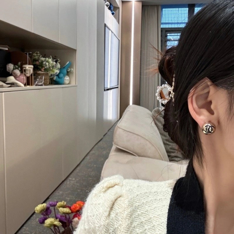 Stretchable Chanel Earrings 219811