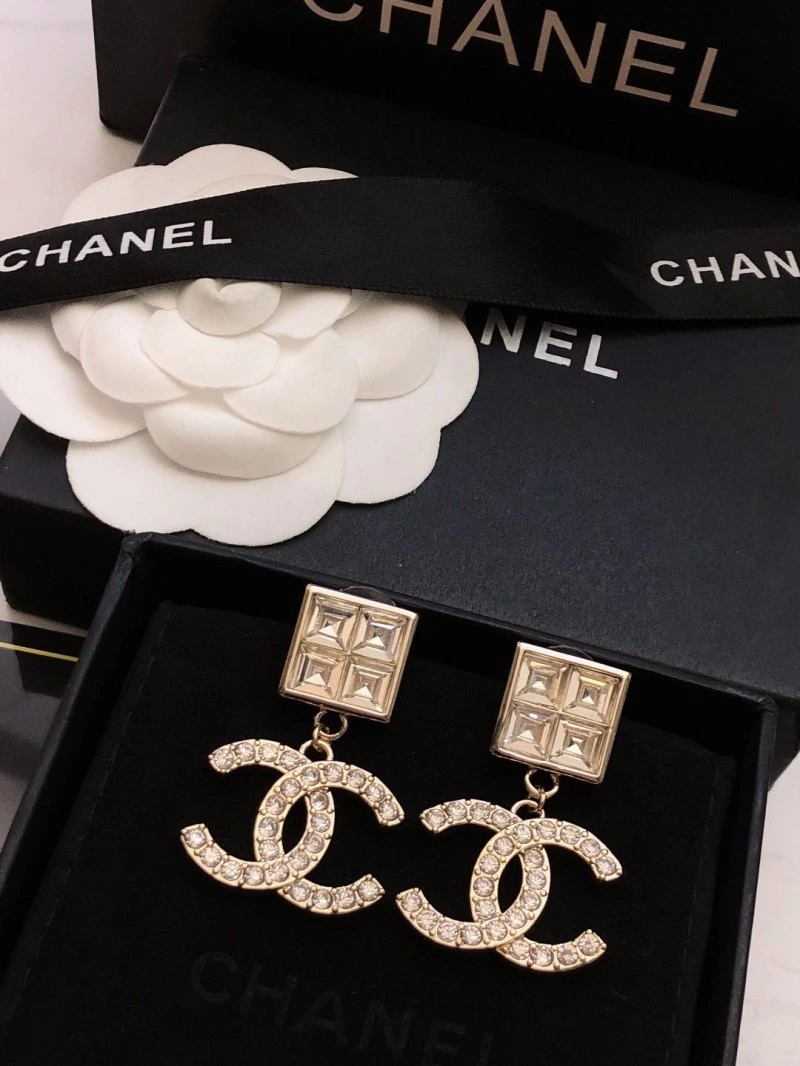 Compact Chanel Earrings 219802