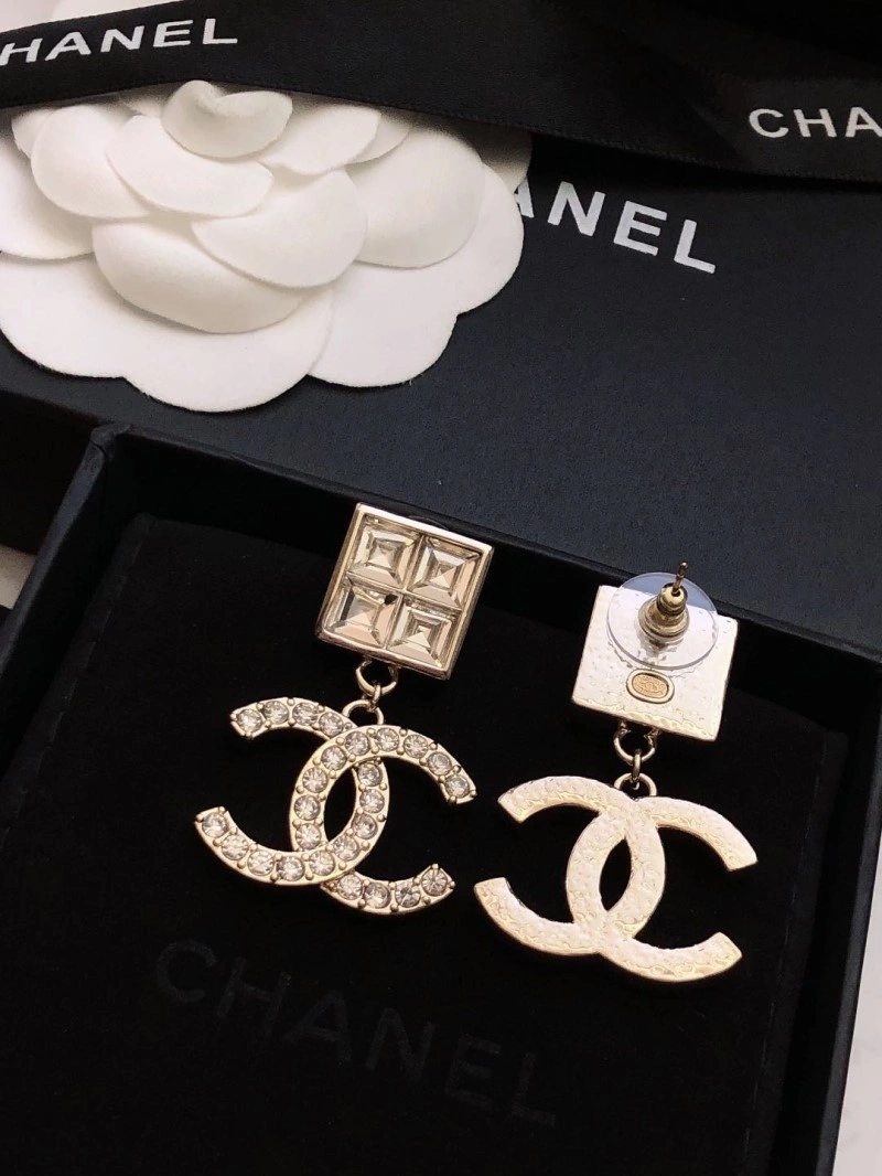Compact Chanel Earrings 219802