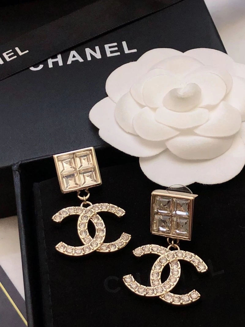 Compact Chanel Earrings 219802