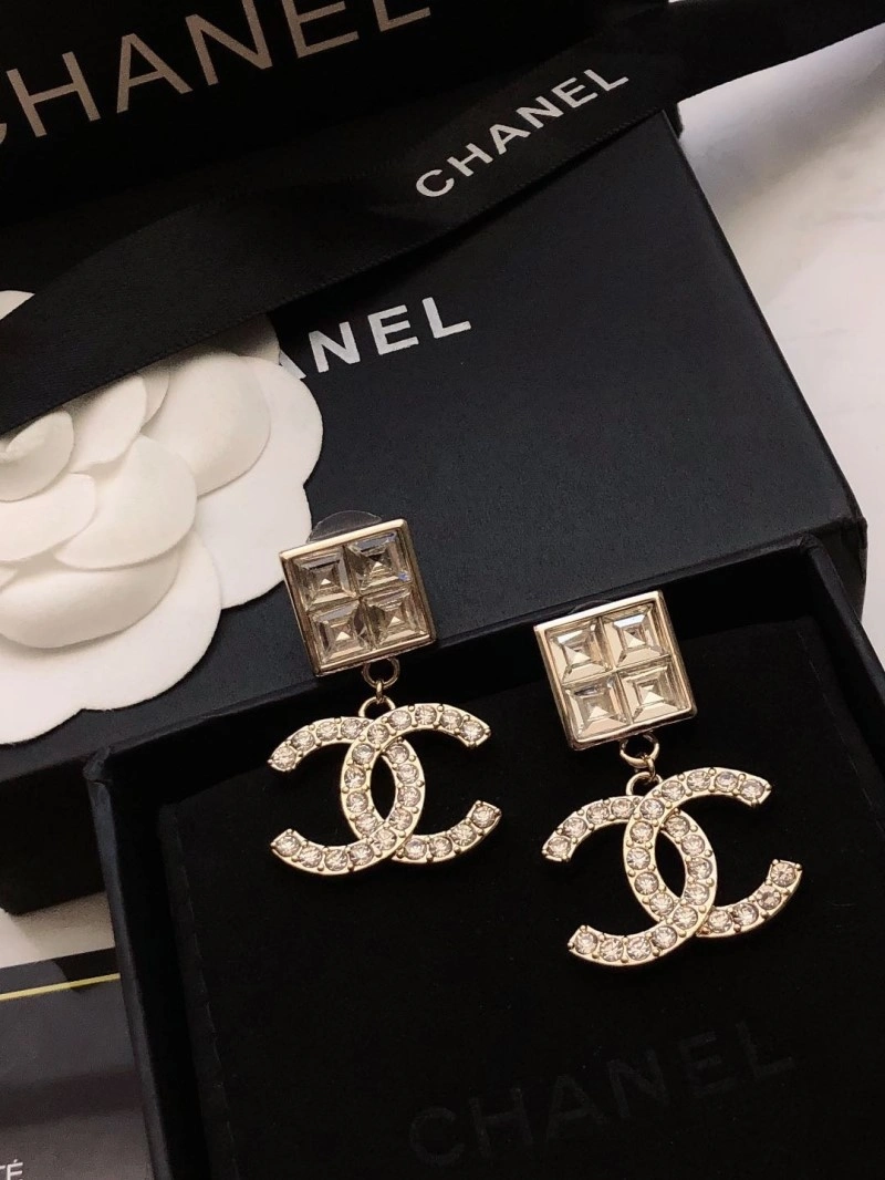 Compact Chanel Earrings 219802