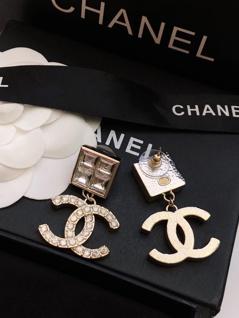 Compact Chanel Earrings 219802