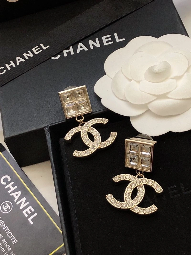 Compact Chanel Earrings 219802