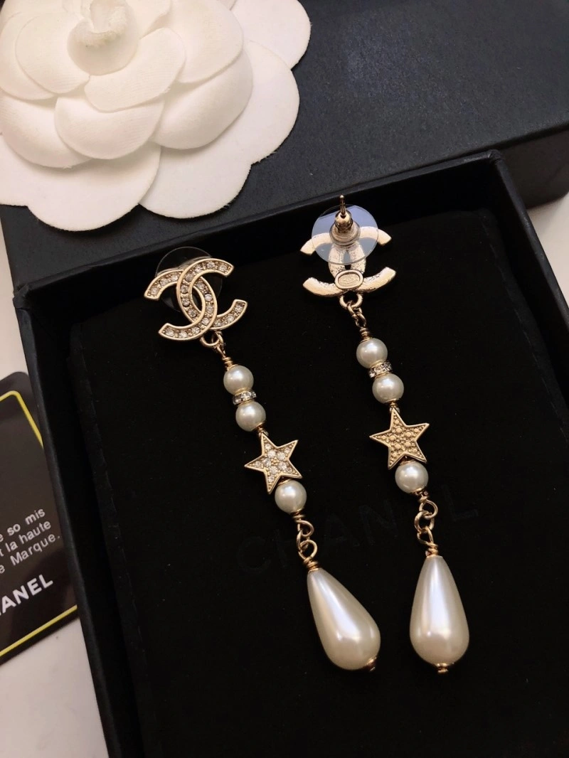 Compact Chanel Earrings 219799