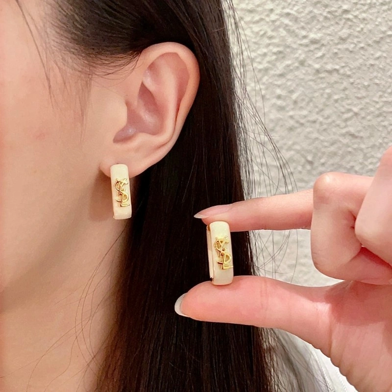 MoistureWicking Chanel Earrings 219790