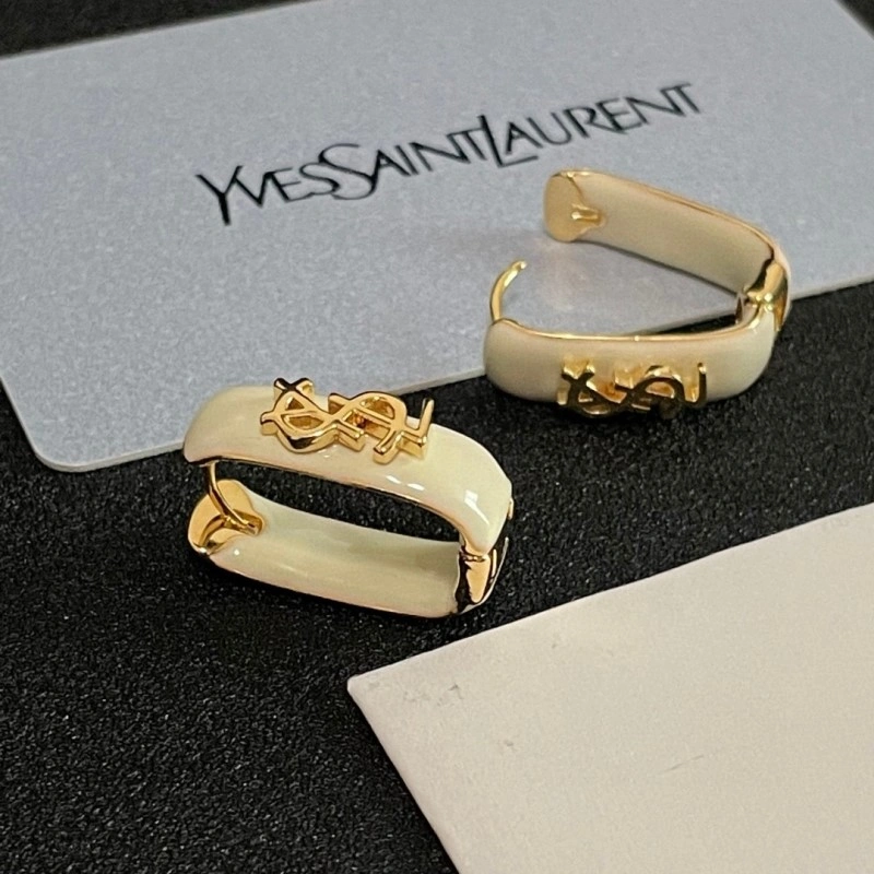 MoistureWicking Chanel Earrings 219790