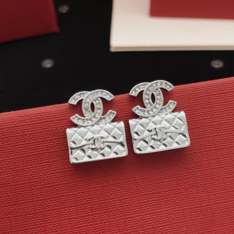 WellDesigned Chanel Earrings 219776