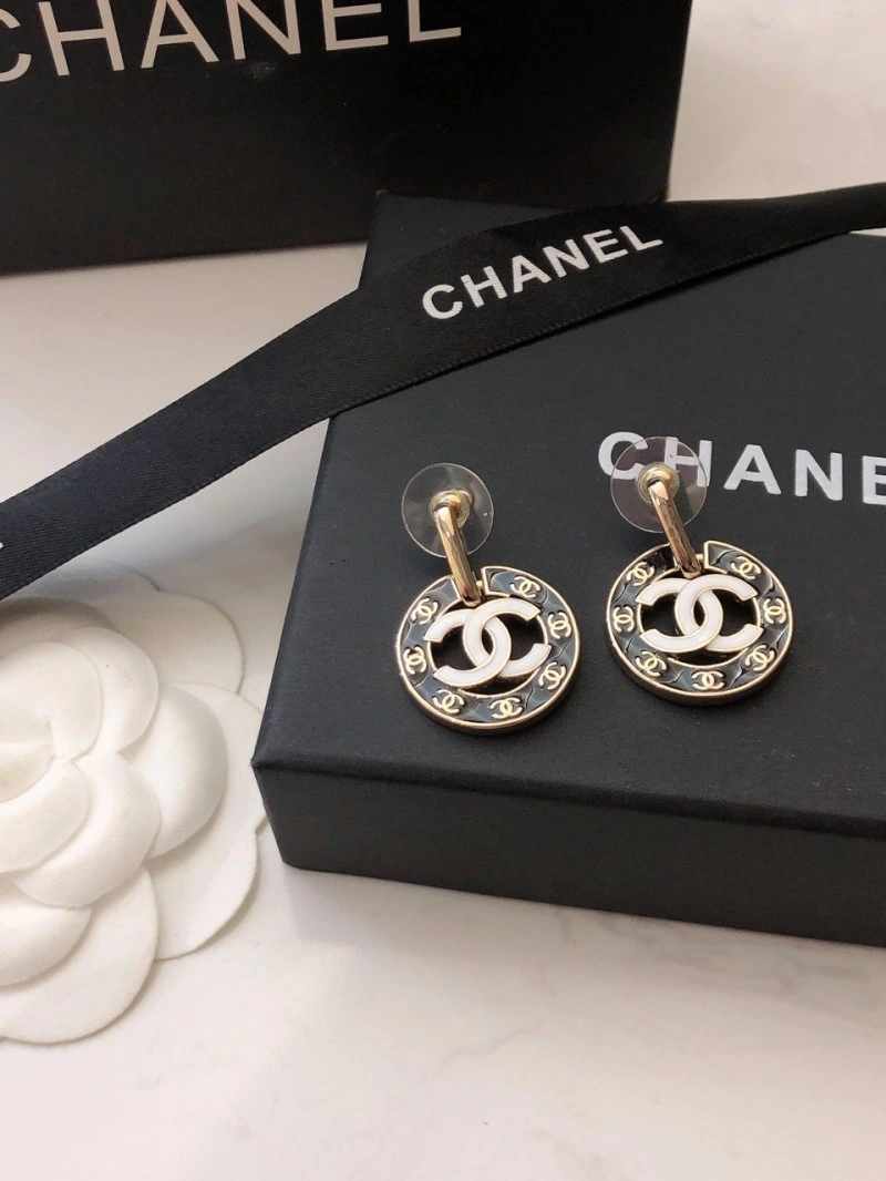 Chanel Earrings Compact 219746