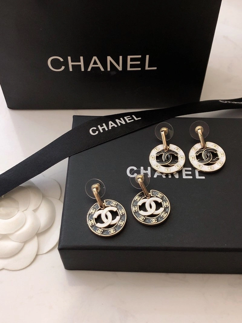 Chanel Earrings Compact 219746
