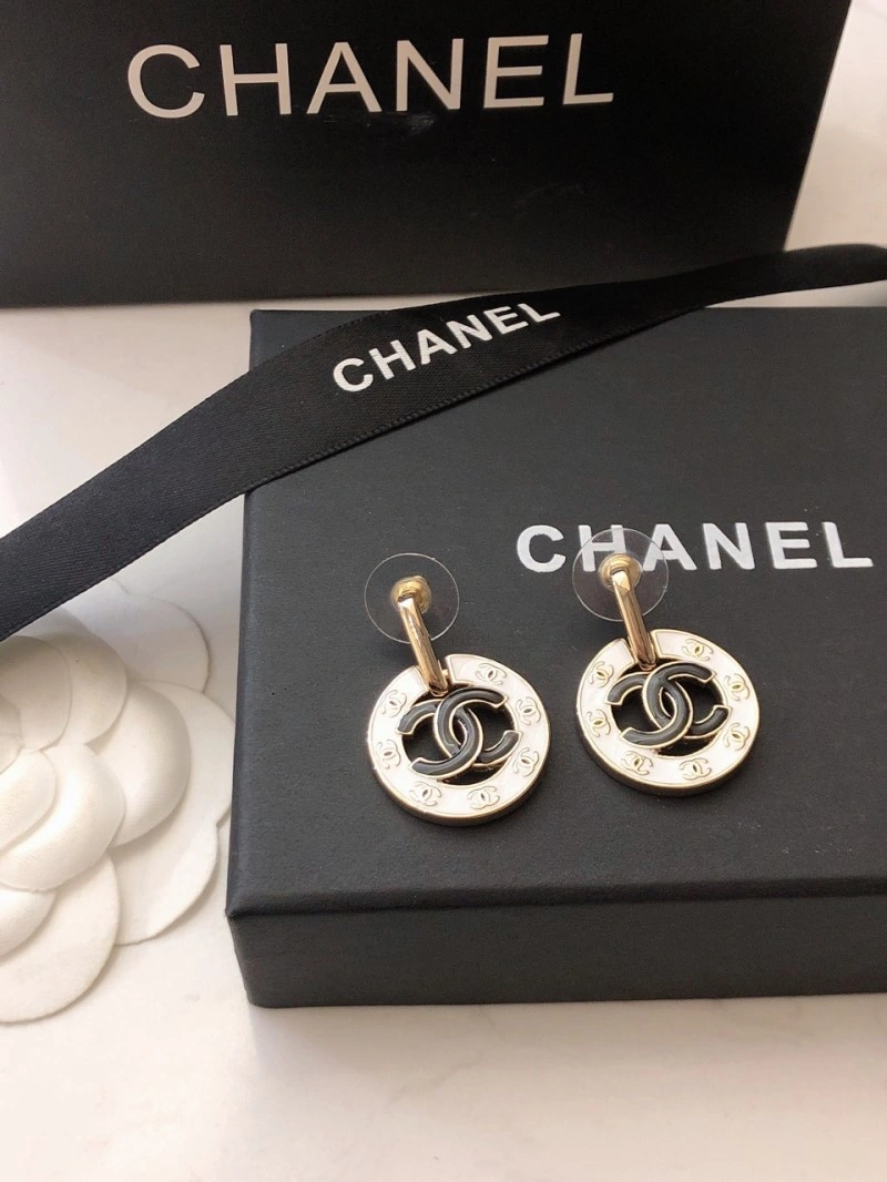 Chanel Earrings Compact 219746