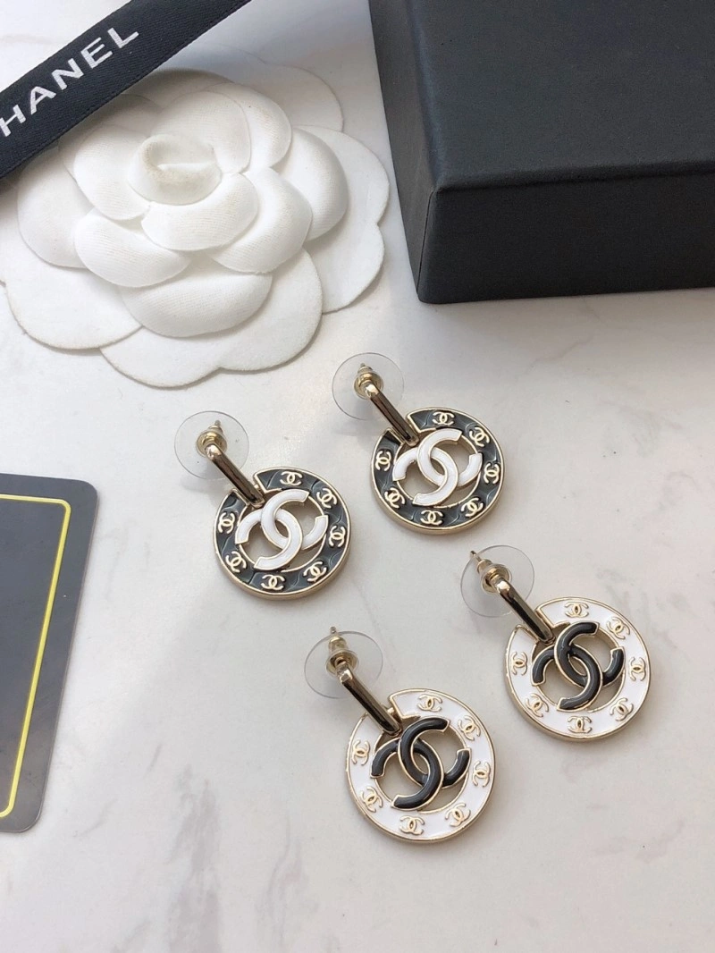 Chanel Earrings Compact 219746