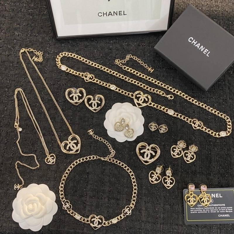 Chanel Earrings SoftTouch 219705