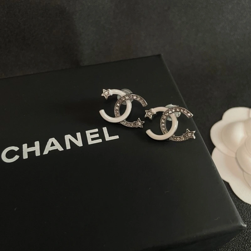 Chanel Earrings Versatile 219724