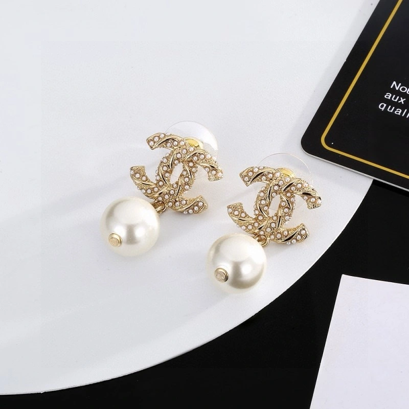 Elegant Chanel Earrings 219676