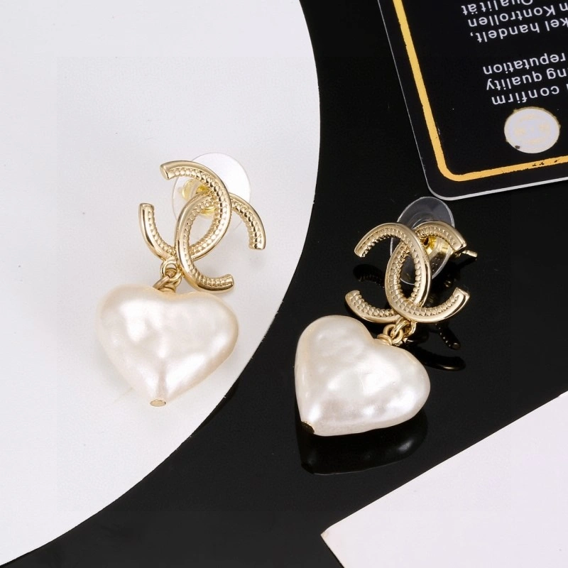 Sleek Chanel Earrings 219737